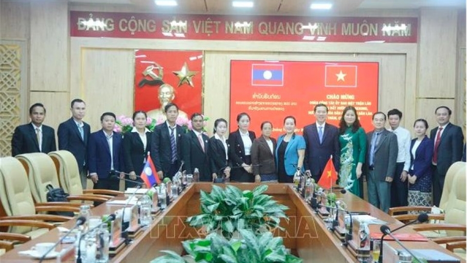 Vietnamese, Lao localities desire stronger friendly ties